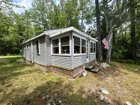 27 Sunshine Lane Hartland ME 04943