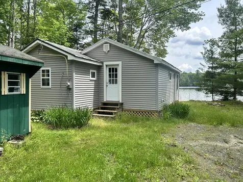 27 Sunshine Lane Hartland ME 04943