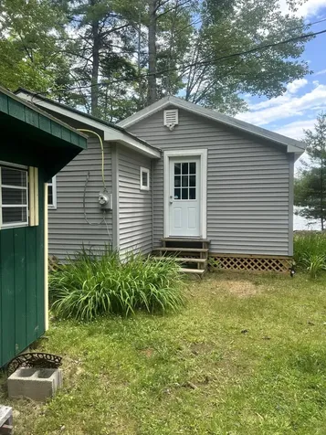 27 Sunshine Lane Hartland ME 04943