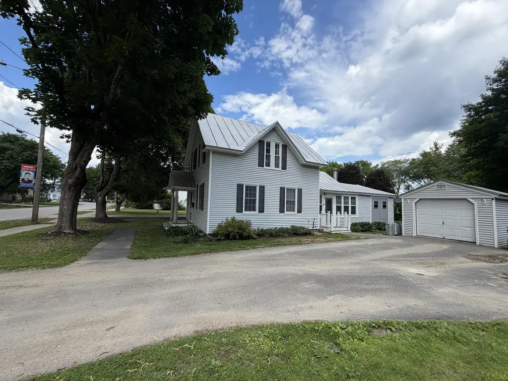 12 Elm Street Newport ME 04953