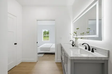27 Furlong Road Richmond ME 04357