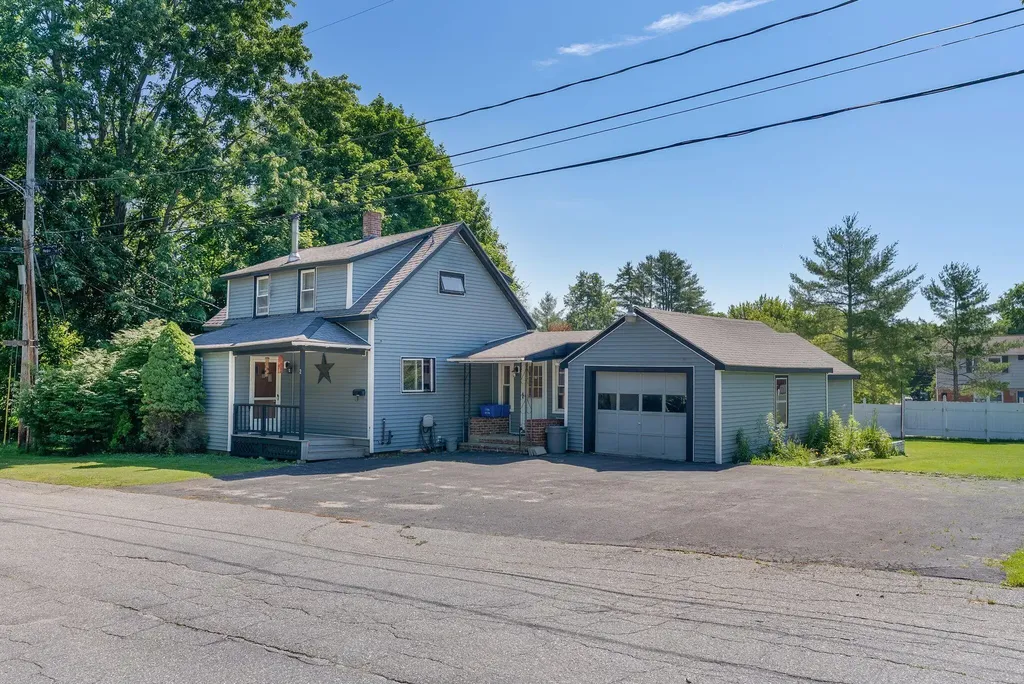 2 Carew Avenue Lewiston ME 04240