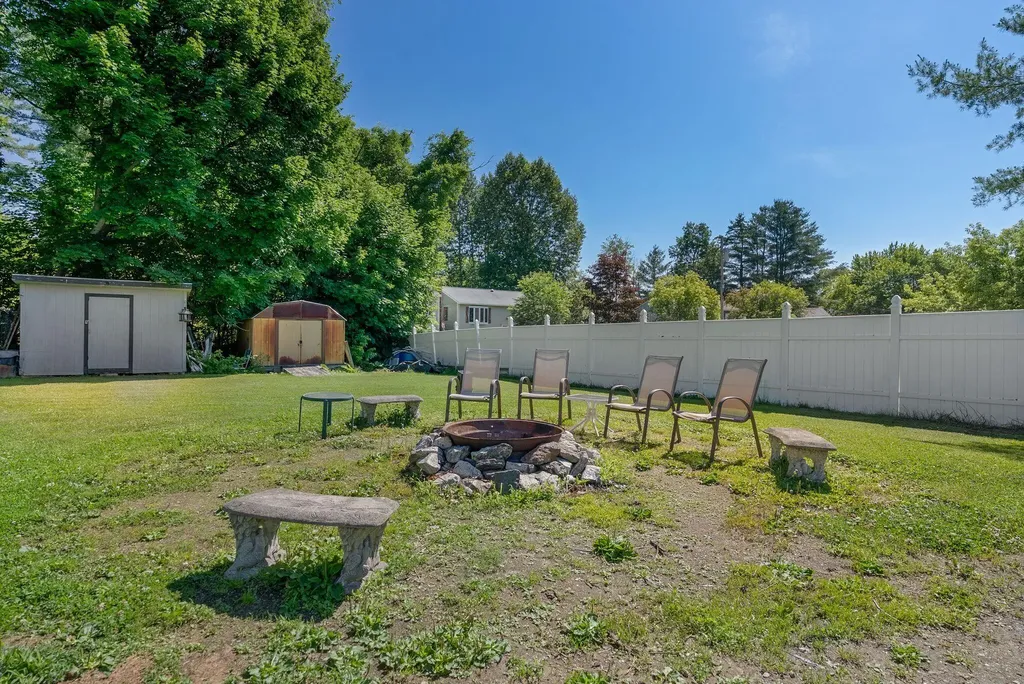 2 Carew Avenue Lewiston ME 04240