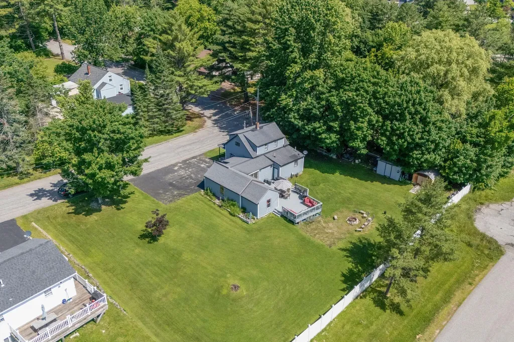 2 Carew Avenue Lewiston ME 04240