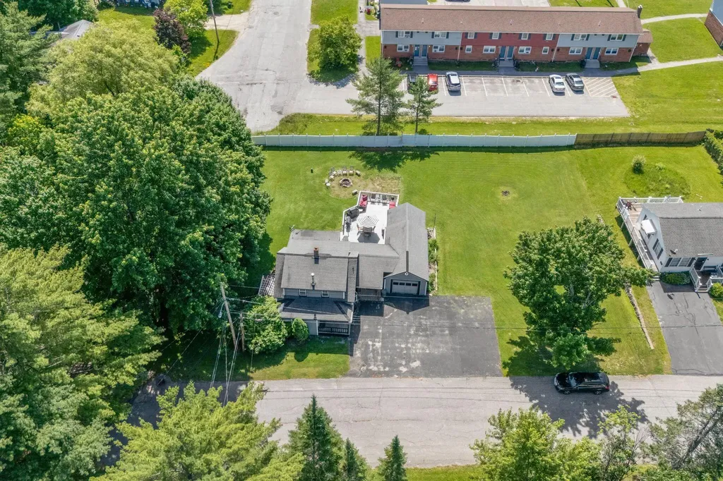 2 Carew Avenue Lewiston ME 04240