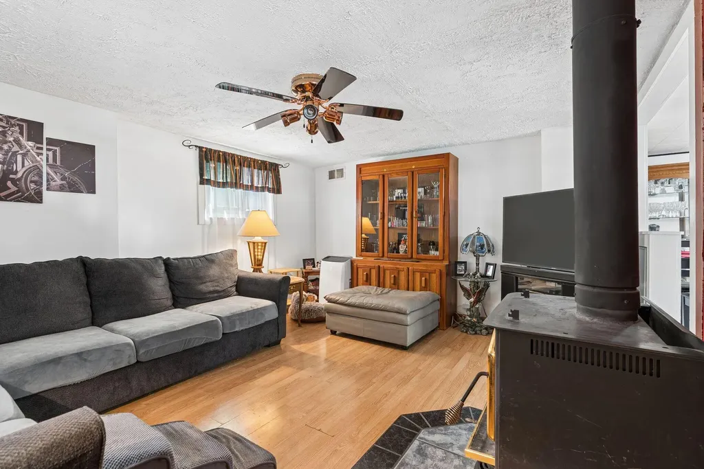 2 Carew Avenue Lewiston ME 04240