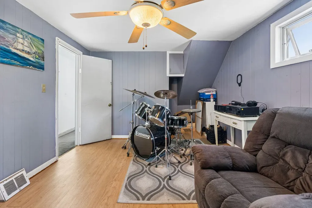2 Carew Avenue Lewiston ME 04240