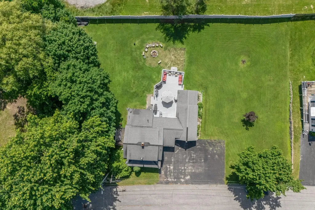 2 Carew Avenue Lewiston ME 04240