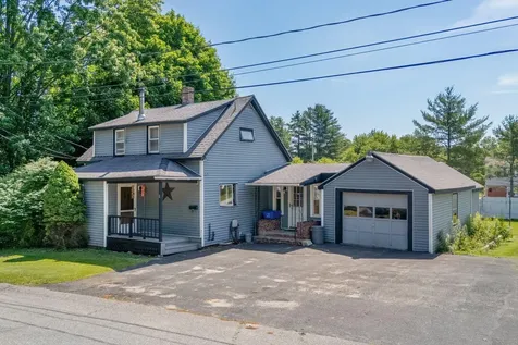 2 Carew Avenue Lewiston ME 04240