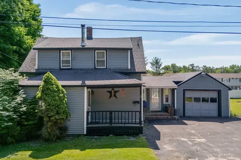 2 Carew Avenue Lewiston ME 04240