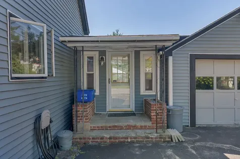 2 Carew Avenue Lewiston ME 04240