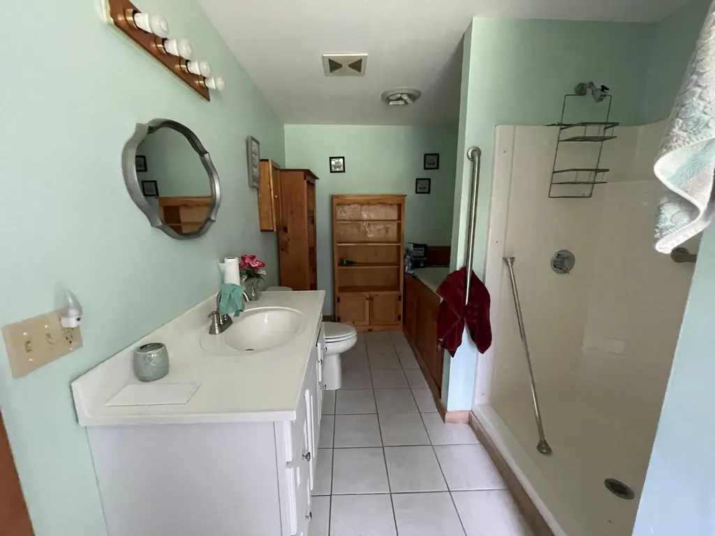 18 Creamer Drive Plymouth ME 04969