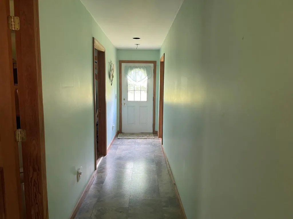 18 Creamer Drive Plymouth ME 04969