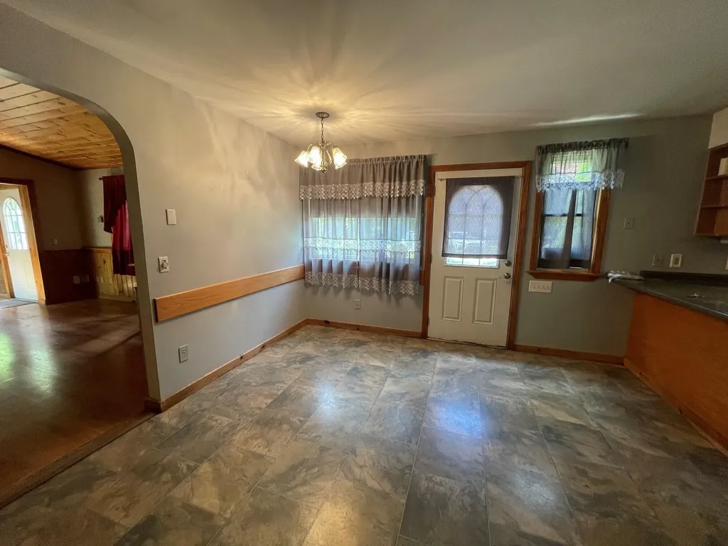 18 Creamer Drive Plymouth ME 04969