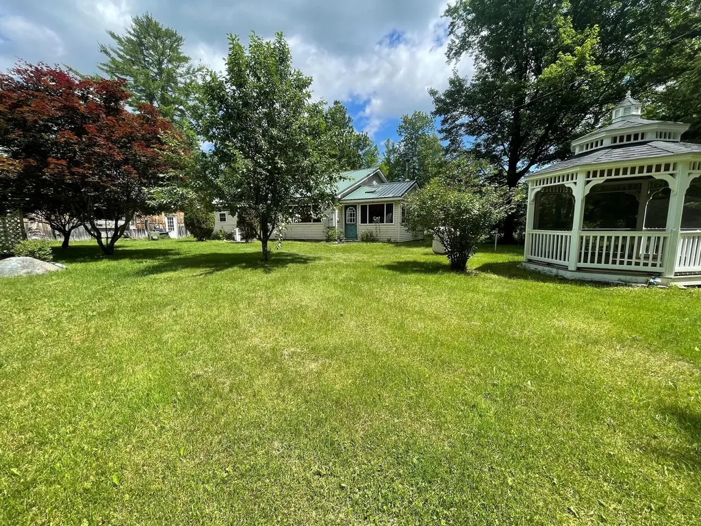 18 Creamer Drive Plymouth ME 04969
