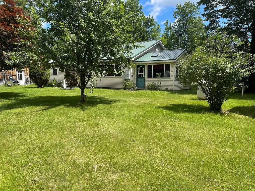 18 Creamer Drive Plymouth ME 04969