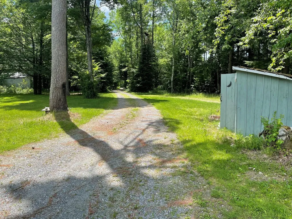 18 Creamer Drive Plymouth ME 04969