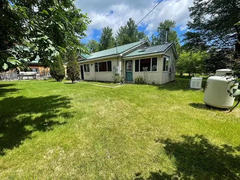 18 Creamer Drive Plymouth ME 04969