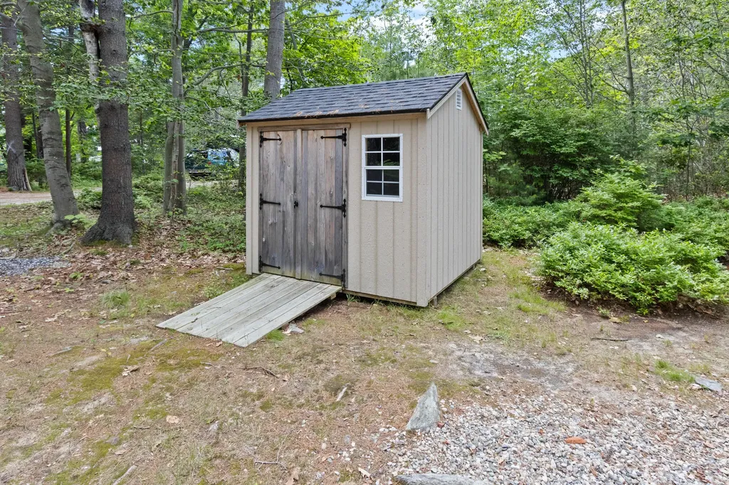384 Pleasant Avenue Portland ME 04108