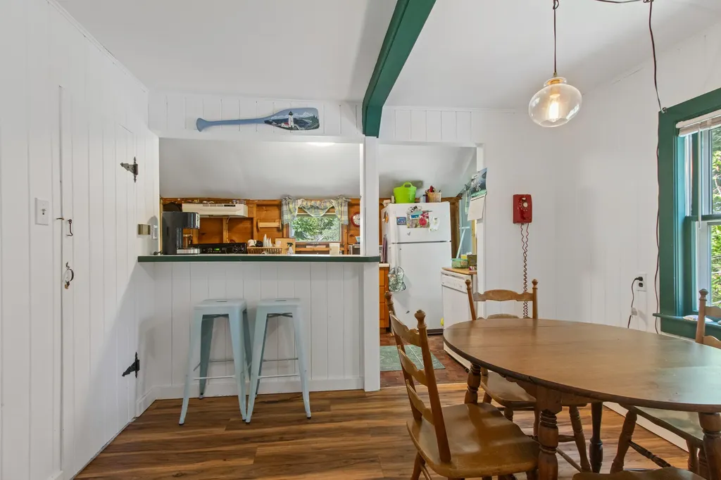 384 Pleasant Avenue Portland ME 04108