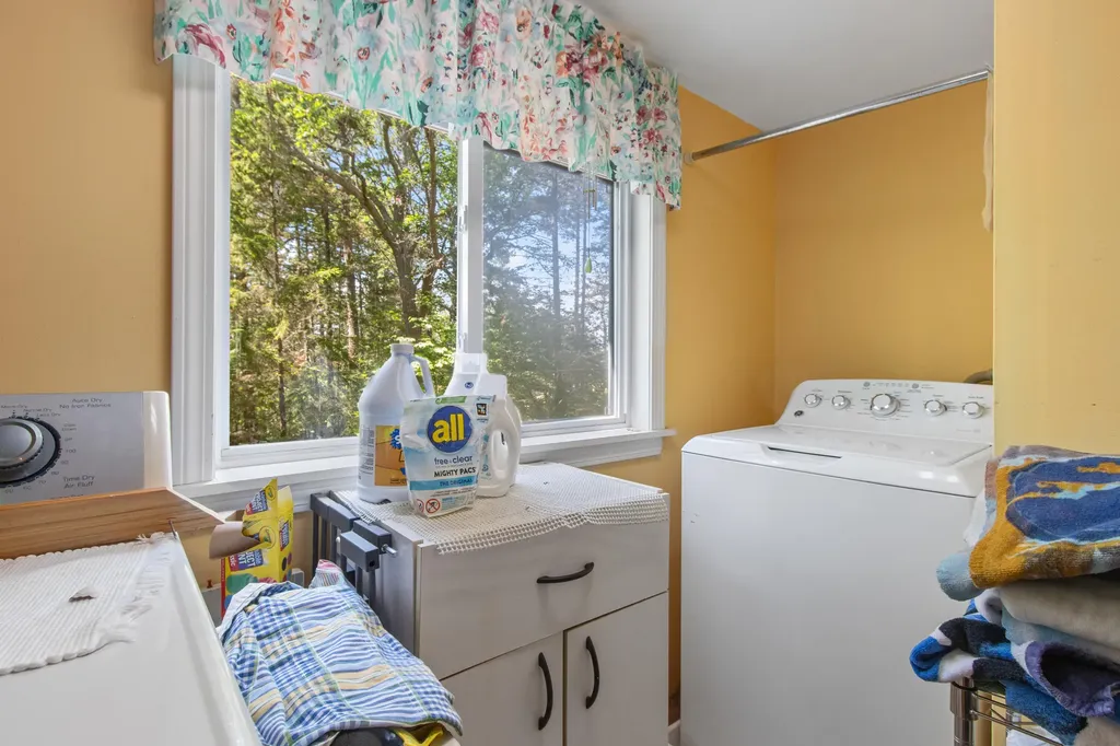 384 Pleasant Avenue Portland ME 04108