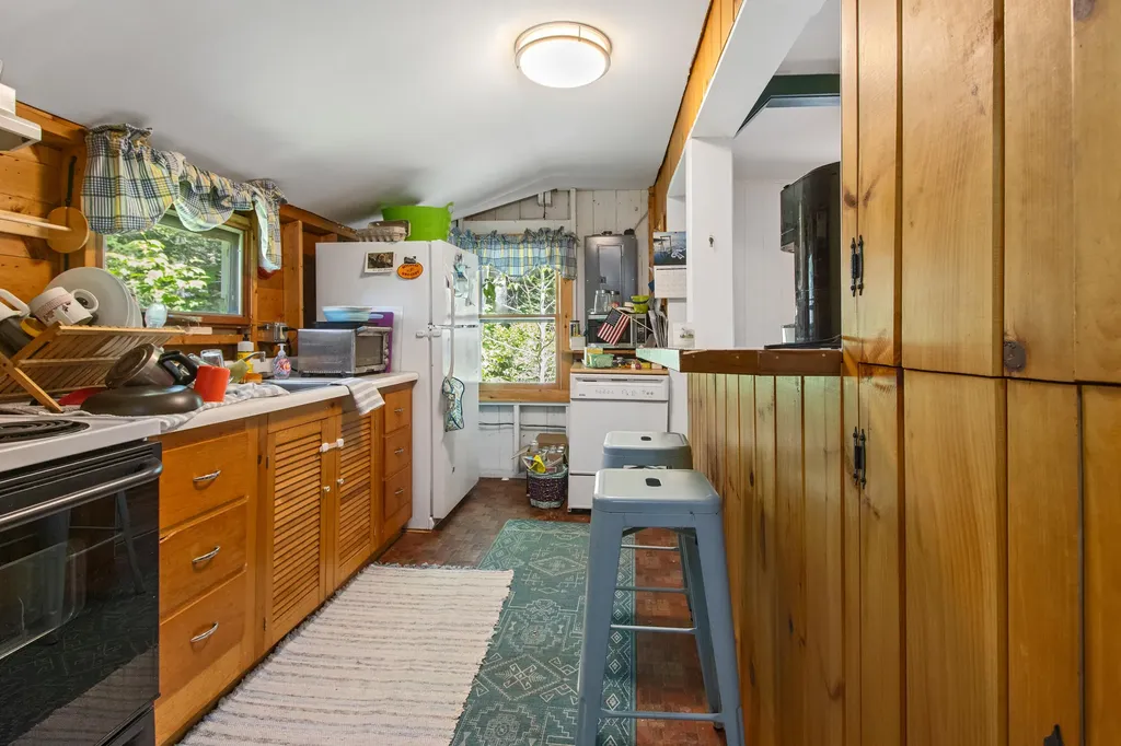 384 Pleasant Avenue Portland ME 04108