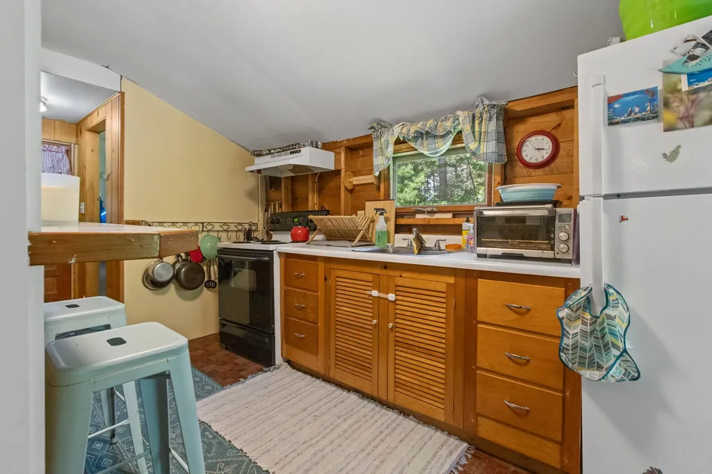 384 Pleasant Avenue Portland ME 04108