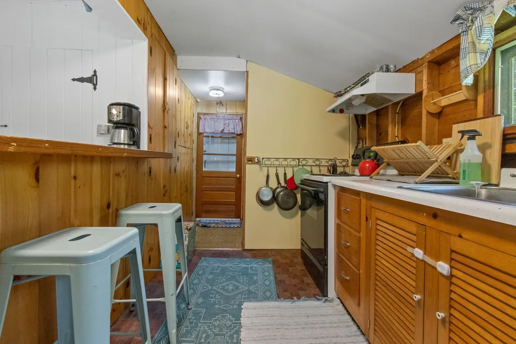 384 Pleasant Avenue Portland ME 04108