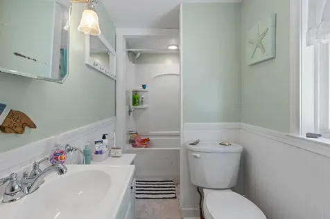 384 Pleasant Avenue Portland ME 04108