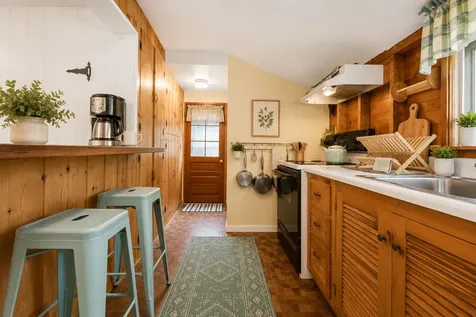 384 Pleasant Avenue Portland ME 04108