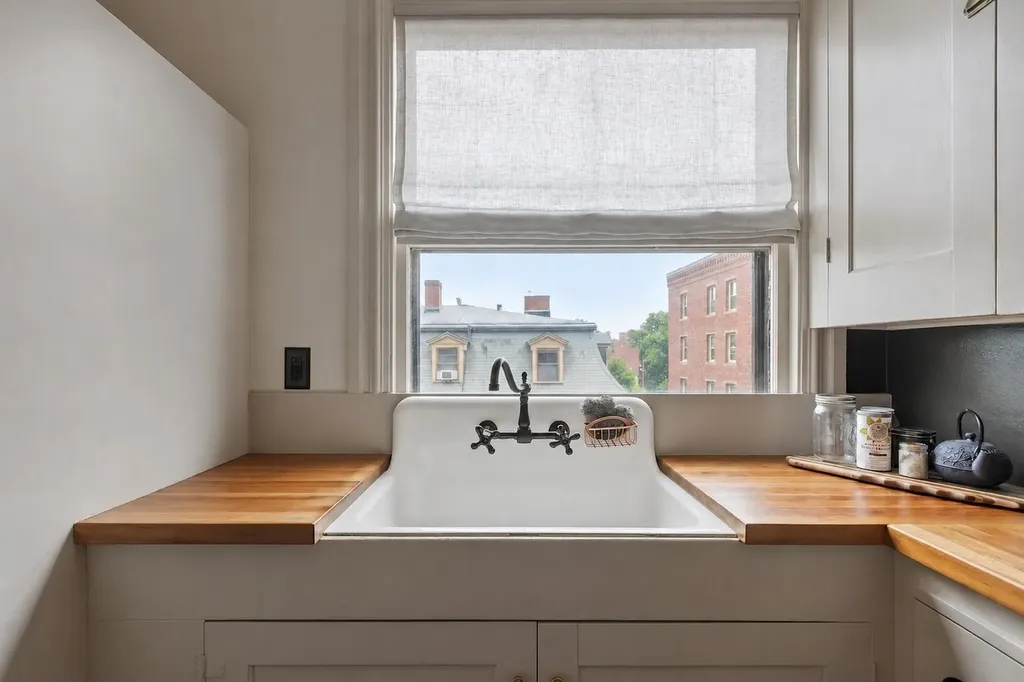 29 Deering Street Portland ME 04101