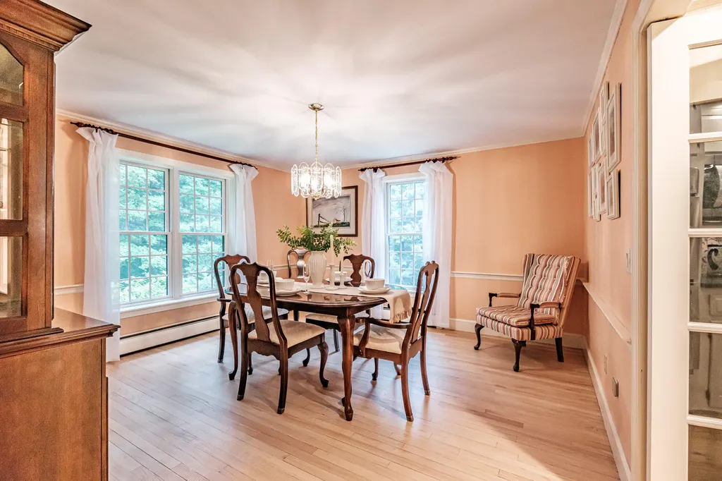 17 Heritage Lane Falmouth ME 04105