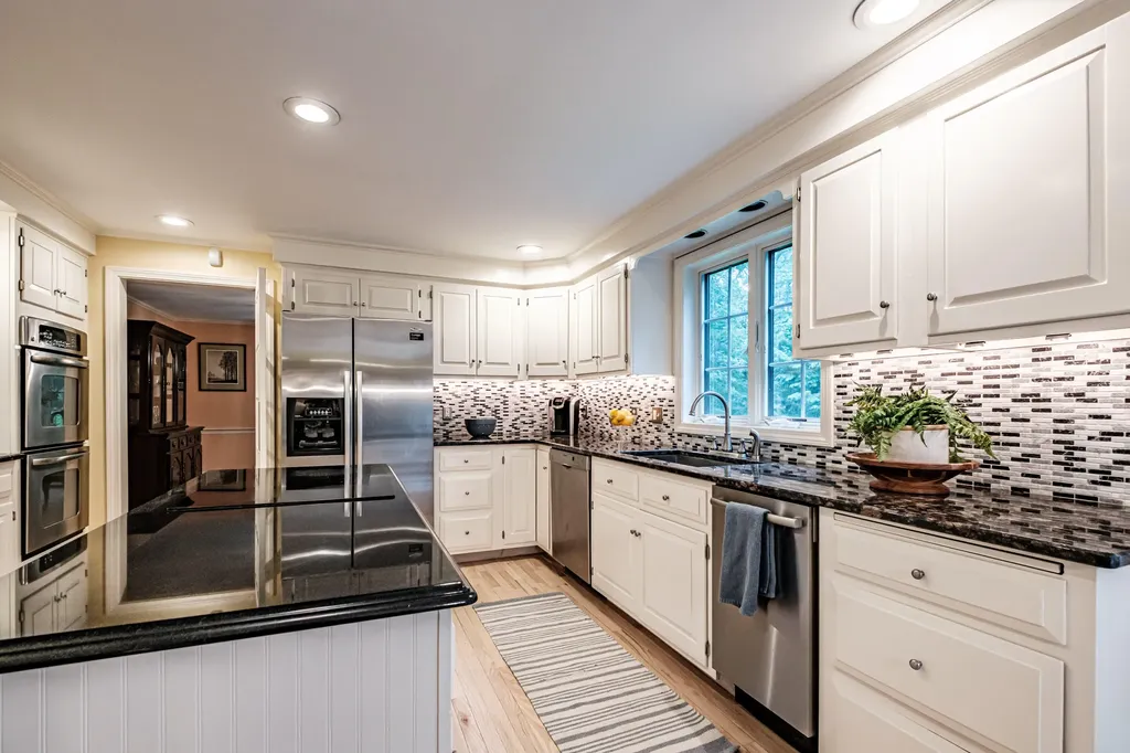 17 Heritage Lane Falmouth ME 04105
