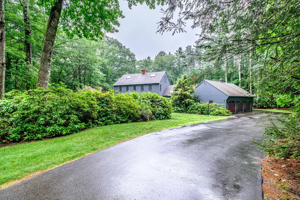 17 Heritage Lane Falmouth ME 04105