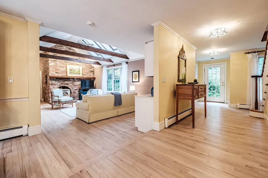 17 Heritage Lane Falmouth ME 04105