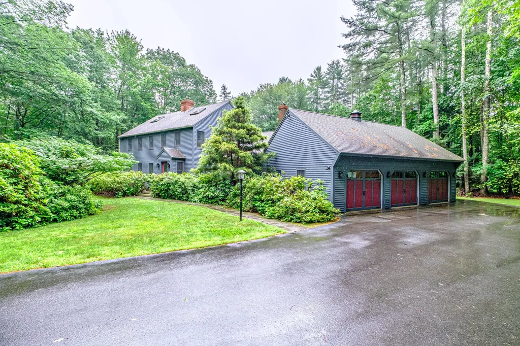 17 Heritage Lane Falmouth ME 04105