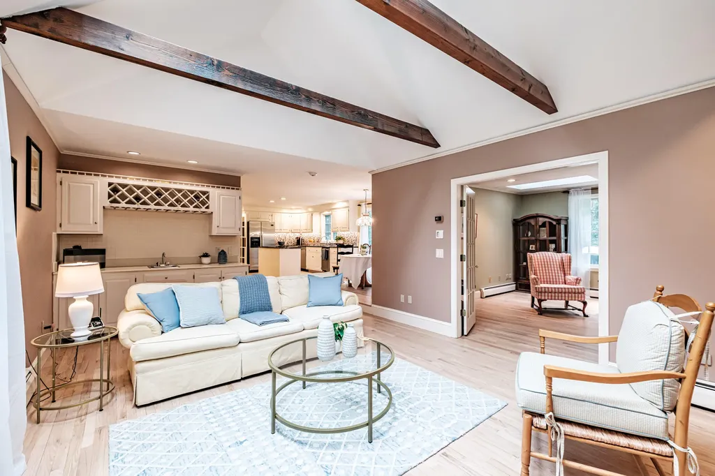 17 Heritage Lane Falmouth ME 04105