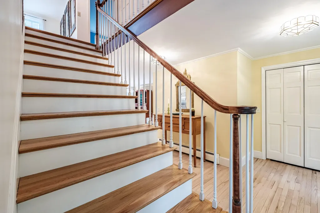 17 Heritage Lane Falmouth ME 04105