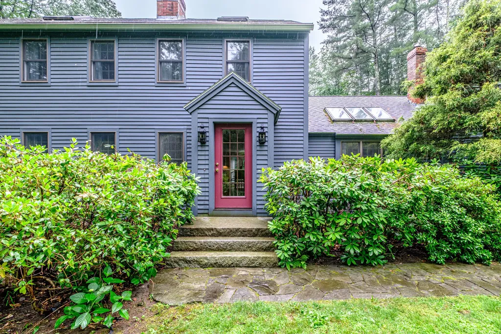 17 Heritage Lane Falmouth ME 04105