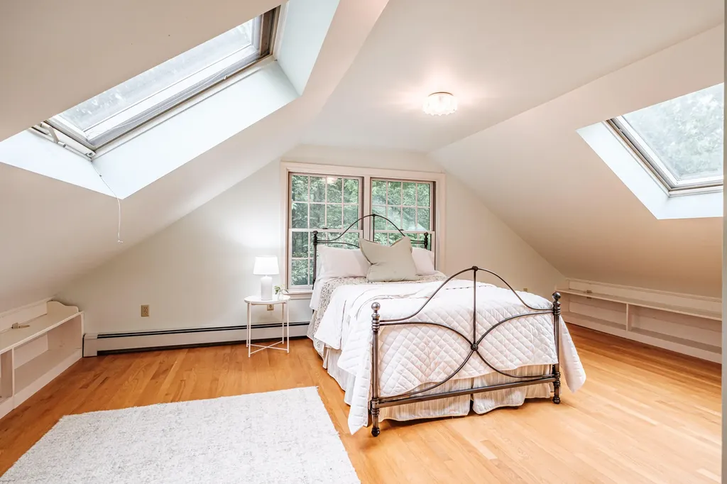 17 Heritage Lane Falmouth ME 04105