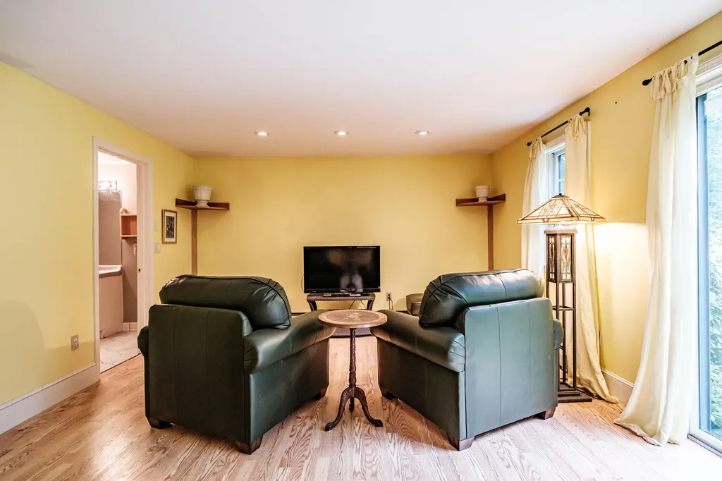 17 Heritage Lane Falmouth ME 04105
