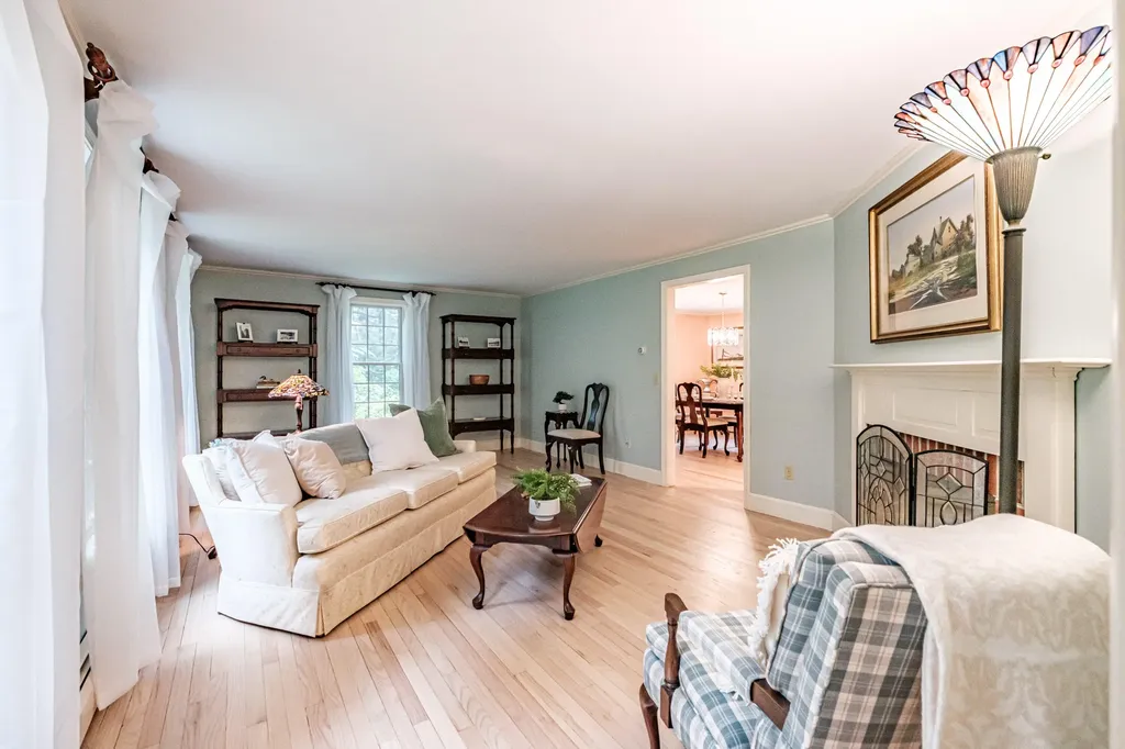 17 Heritage Lane Falmouth ME 04105