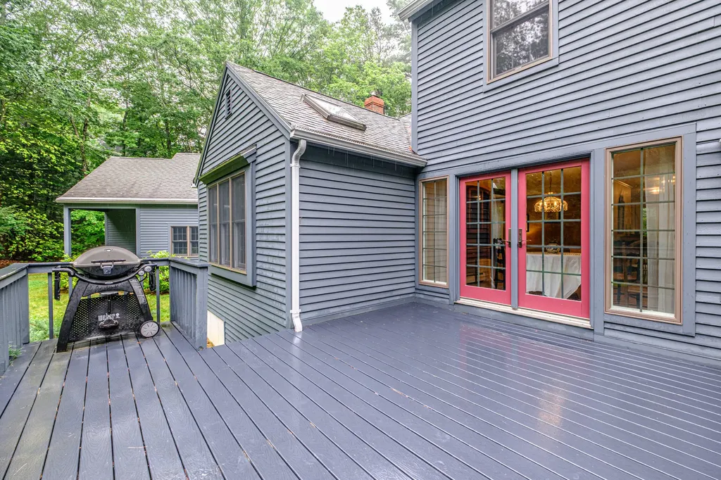 17 Heritage Lane Falmouth ME 04105