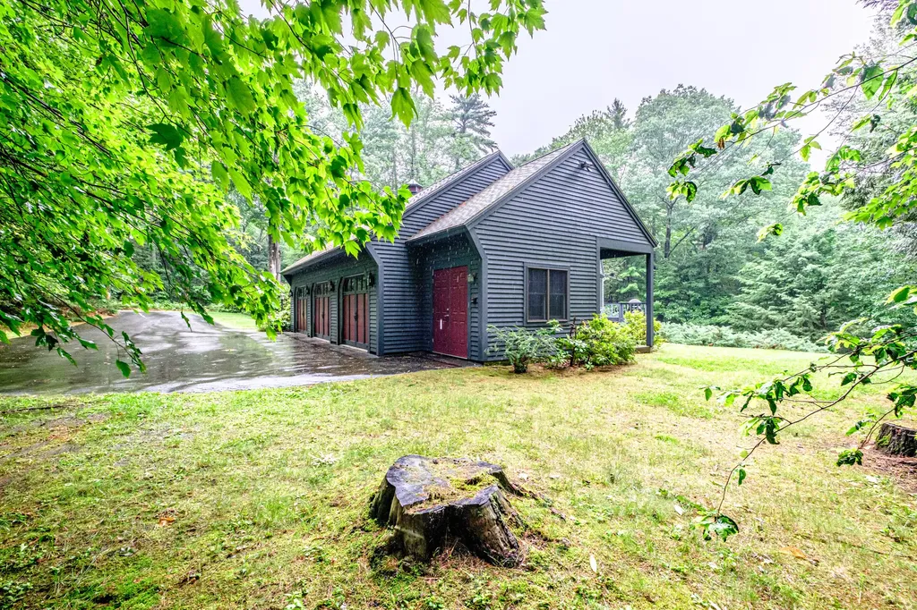 17 Heritage Lane Falmouth ME 04105