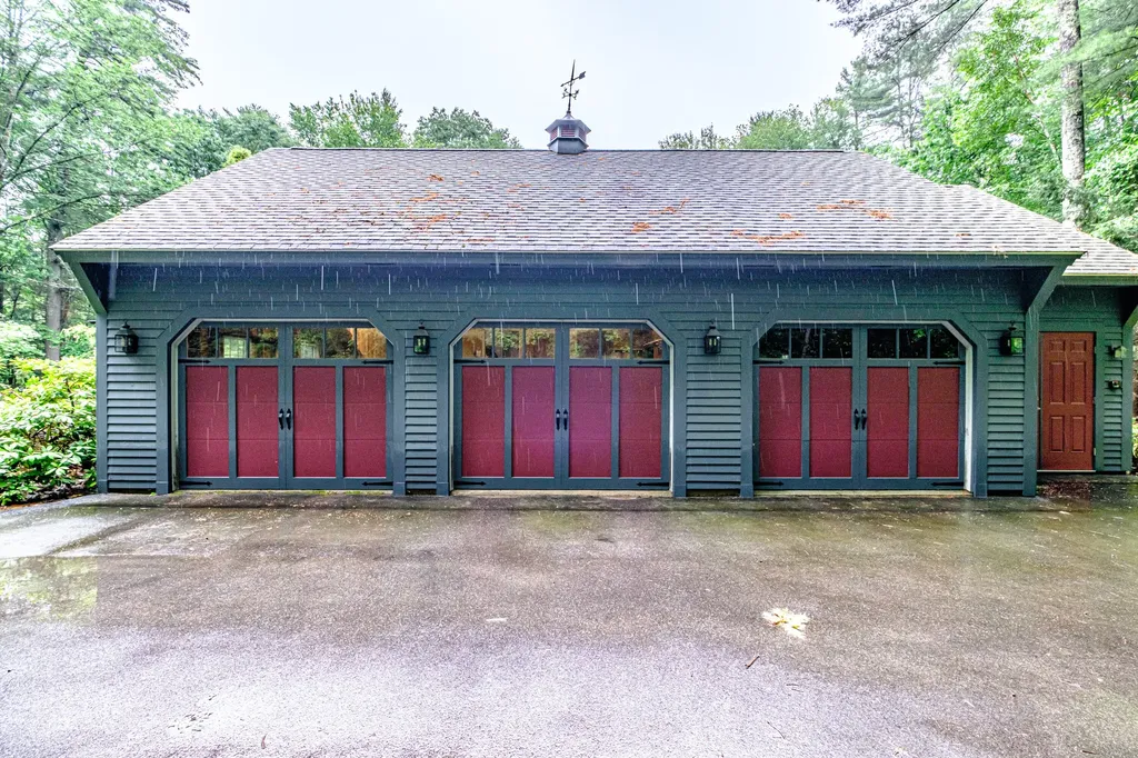 17 Heritage Lane Falmouth ME 04105
