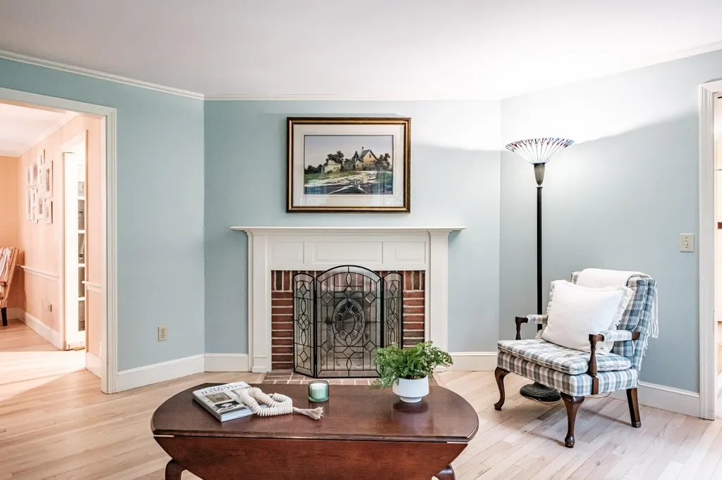17 Heritage Lane Falmouth ME 04105