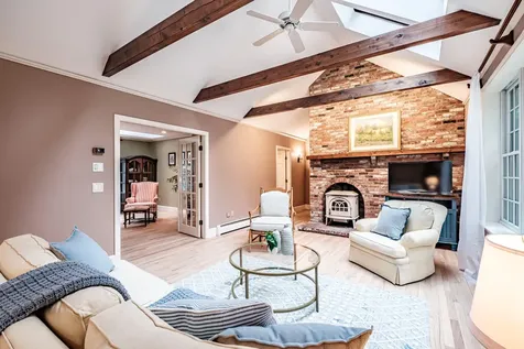 17 Heritage Lane Falmouth ME 04105