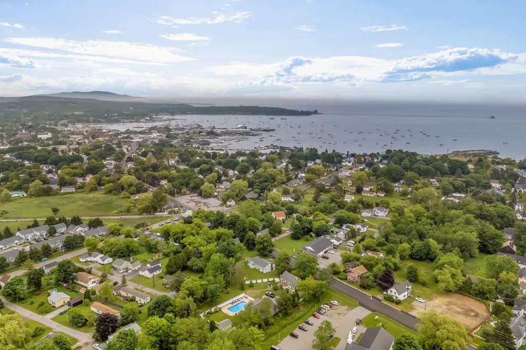 85 Main Street Rockland ME 04841
