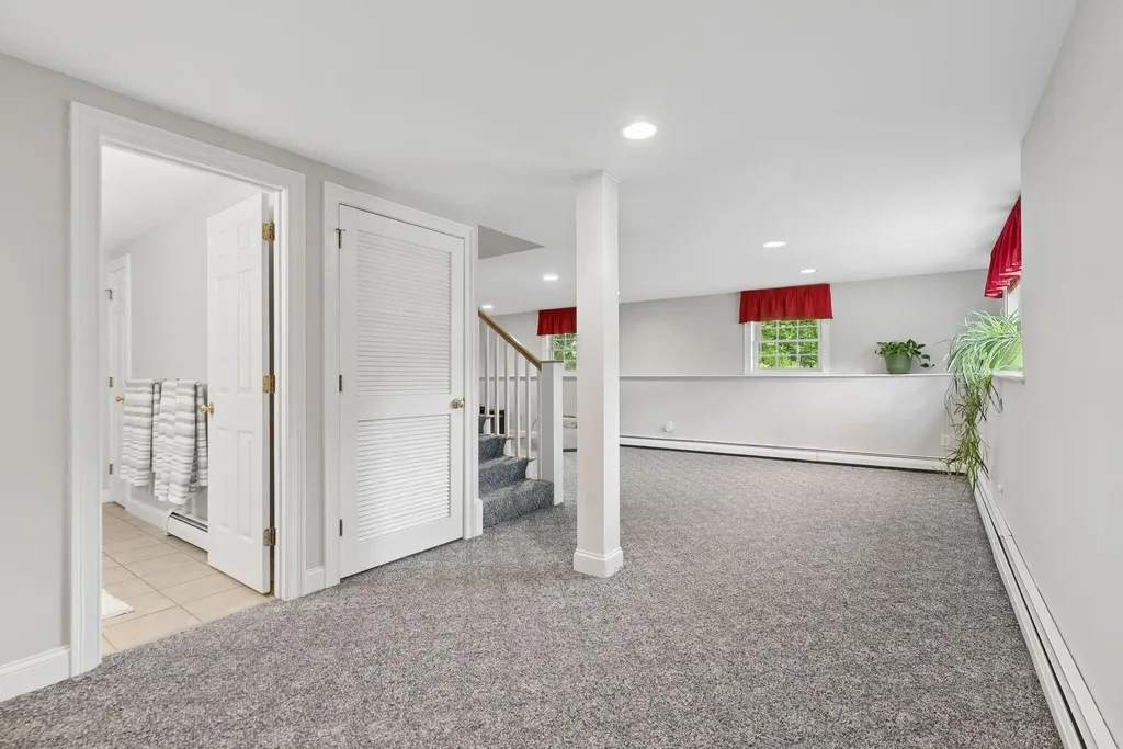 43 Alice Court Portland ME 04103