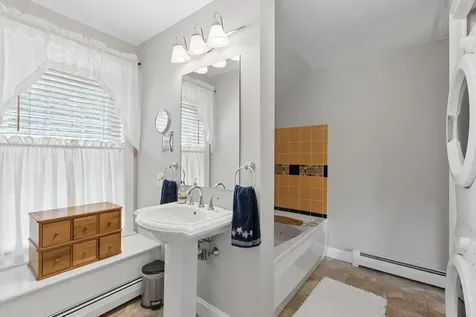 43 Alice Court Portland ME 04103